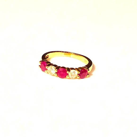 Ruby & Diamond, 14 Karat Yellow Gold band. - Picture 2 of 8